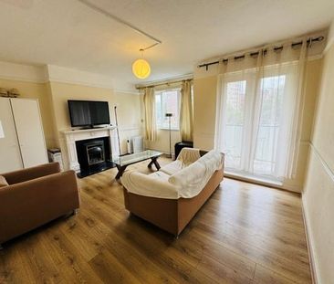 3 bedroom apartment to rent - Photo 3