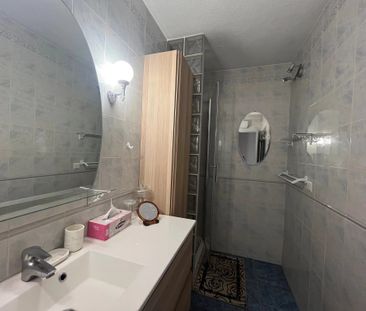 Location Appartement 3 pièces 70m² TOULON 83000 - Photo 4