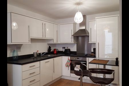 1 Bed Flat, Laval House, TW8 - Photo 4