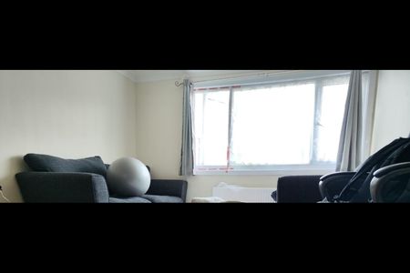 2 Bed Maisonette, Fulmead Road, RG30 - Photo 2