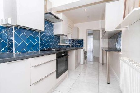 Harwoods Road, Wd, Watford, WD18 - Photo 2