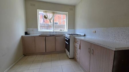 Bright & Easy Living - Photo 2