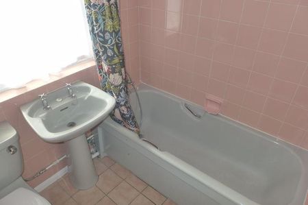 1 bedroom detached bungalow to rent - Photo 4