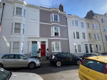 Studio Flat, Devonshire Place, BN2 - Photo 2