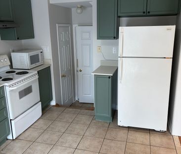 For Lease - 440 Bundy Drive, Milton, Ontario - Photo 3