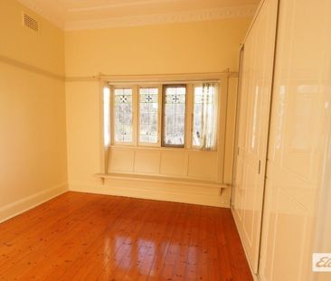 Comfortable 4 Bedroom Family Home - Photo 3