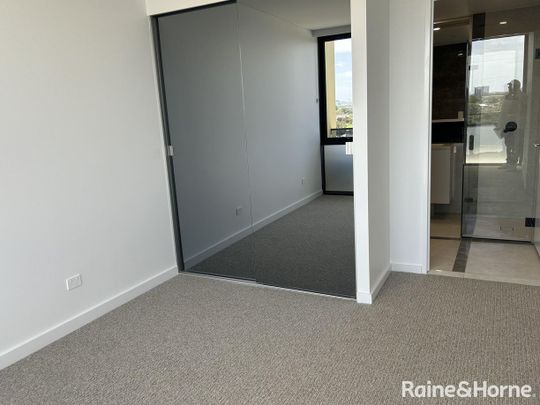 Brand New Luxury 2-Bedroom Apartment in Eastgardens - Photo 1