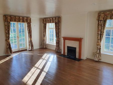 3 bedroom detached bungalow to rent - Photo 2