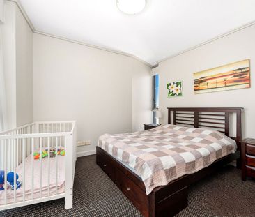 Spectacular City Views - 40th Floor, Furnished, Parking Included - Photo 4