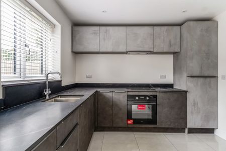 3 bedroom semi-detached house to rent - Photo 5