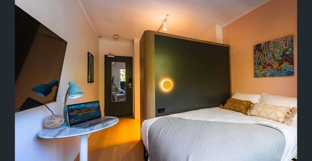 All-inclusive | Fully Furnished | Flexible Leases - Photo 1