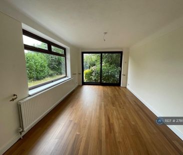 4 bedroom detached house to rent - Photo 2