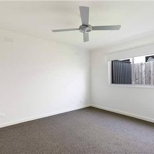 TWO BEDROOM | LOW MAINTENANCE | GREAT LOCATION - Photo 2