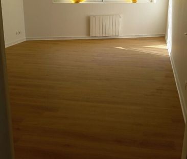 Location Appartement 3 pièces 69m² - Photo 2