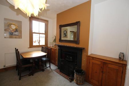 2 bedroom terraced house to rent - Photo 5