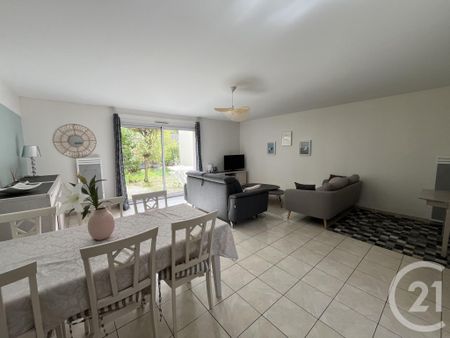 Location Appartement 3 pièces 76m² GRANVILLE 50400 - Photo 2