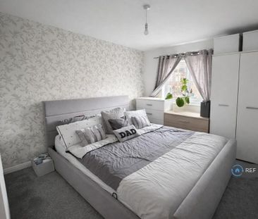 3 bedroom semi-detached house to rent - Photo 3