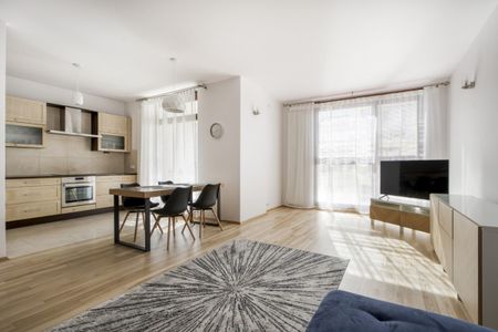 Po remoncie |3 pokoje 75 m² | miejsce postojowe - Photo 2