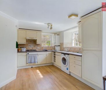 2 bedroom end of terrace house to rent - Photo 3