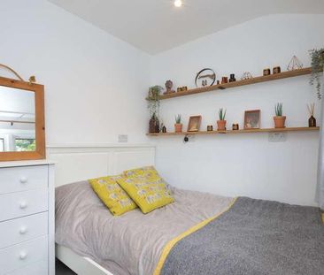 Woodlands Road, Redhill, RH1 - Photo 4