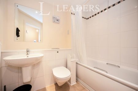 1 bedroom apartment to rent The Roundhouse, Gunwharf Quays, Portsmouth, PO1 - Photo 4