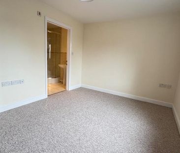 2 bedroom ground floor flat to rent - Photo 1