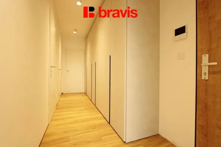 Pronájem bytu 2+kk, ulice Sušilovo náměstí, Rousínov, lodžie, novostavba, nízkoenergetický dům, možnost parkování - Fotografie 2