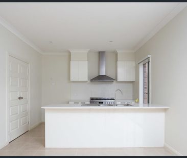 Townhouse in Perfect Location! - Photo 6