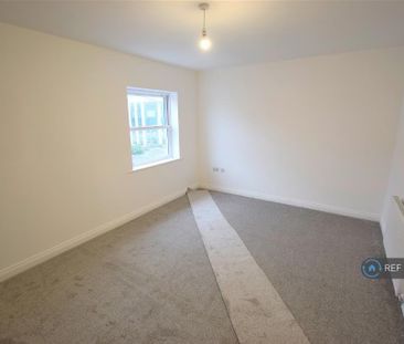 2 bedroom end of terrace house to rent - Photo 4