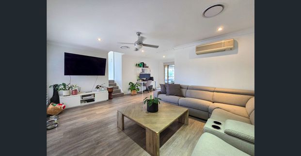 Bright, Modern & Spacious - Photo 1
