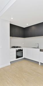 DESIGNER 1 BEDROOM APARTMENT - Photo 3