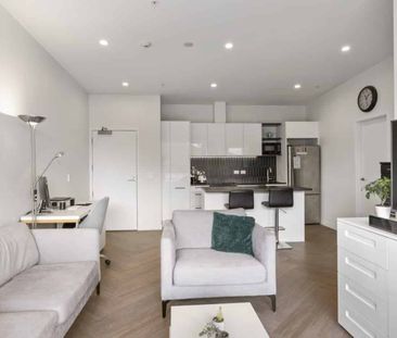 Luxury 1 Bedroom Apartment - Convenient Location! - Photo 2