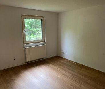 Helle Zwei-Zimmer-Wohnung im Erdgeschoss ab sofort zu vermieten! - Photo 1