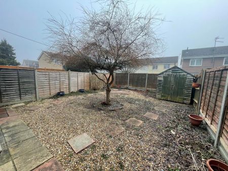 2 bedroom end of terrace house to rent - Photo 5