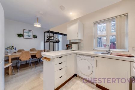 3 bedroom house in London - Photo 4