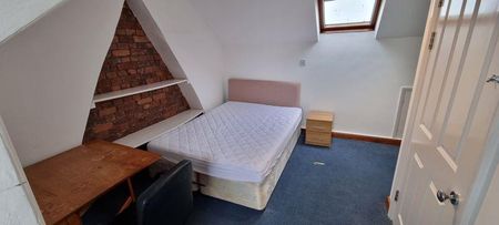 4 bedroom terraced house to rent - Photo 2