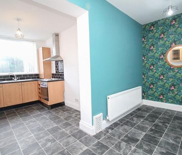 2 bedroom semi-detached house to rent - Photo 5