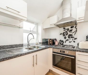 Chertsey Road - Photo 1