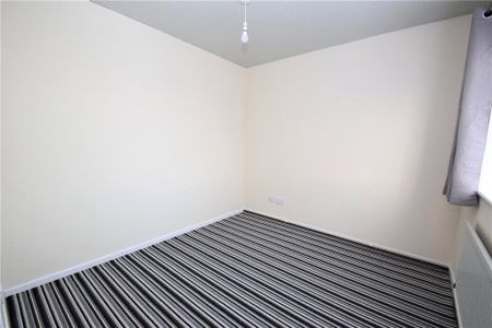 3 bedroom end of terrace house to rent - Photo 2