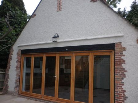 2 bedroom cottage to rent - Photo 2