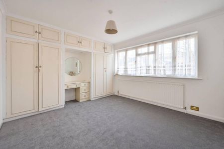 4 bedroom detached house to rent - Photo 4