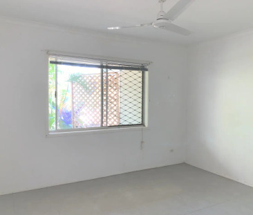 6/7 Sunbrite Avenue, Mermaid Beach, Qld 4218 - Photo 2