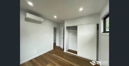 Stunning Townhouse in Albion - Photo 3