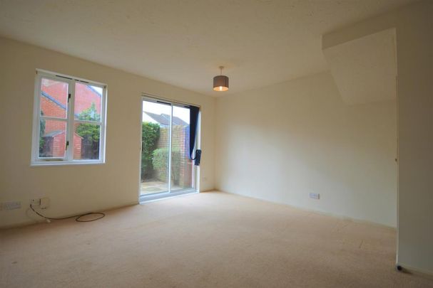 2 bedroom end of terrace house to rent - Photo 1