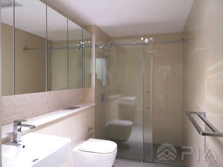 Oversized luxury apartment close to ALL amenities - Photo 5