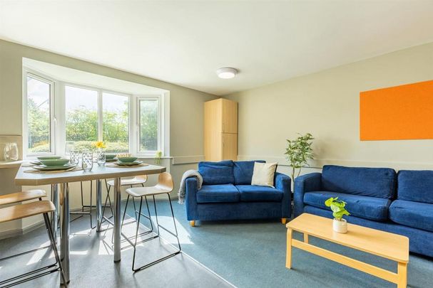 1 bedroom in a flat share to rent - Photo 1