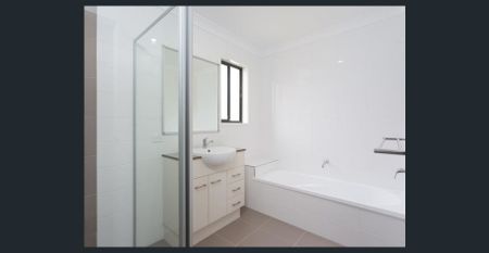 Break Lease - Four Bedroom Two Living Area Home - Lura Estate - Photo 4