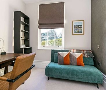 An immaculately presented ground floor apartment within a recently ... - Photo 3