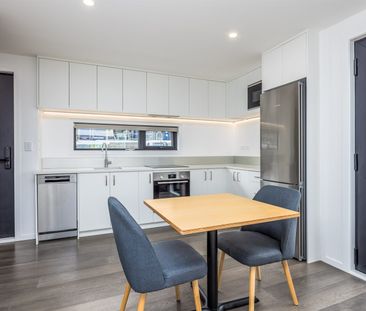 1 Te Toka Ika Lane, Mangere Bridge - Photo 1