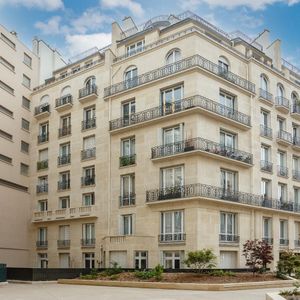 location Appartement T7 DE 309.7m² À PARIS - Photo 2